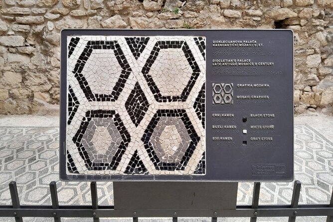 SPLIT-History Tour of Diocletian's Palace & Old Town with Daniela - Saint Domnius and the shift from Roman rule to Christian space