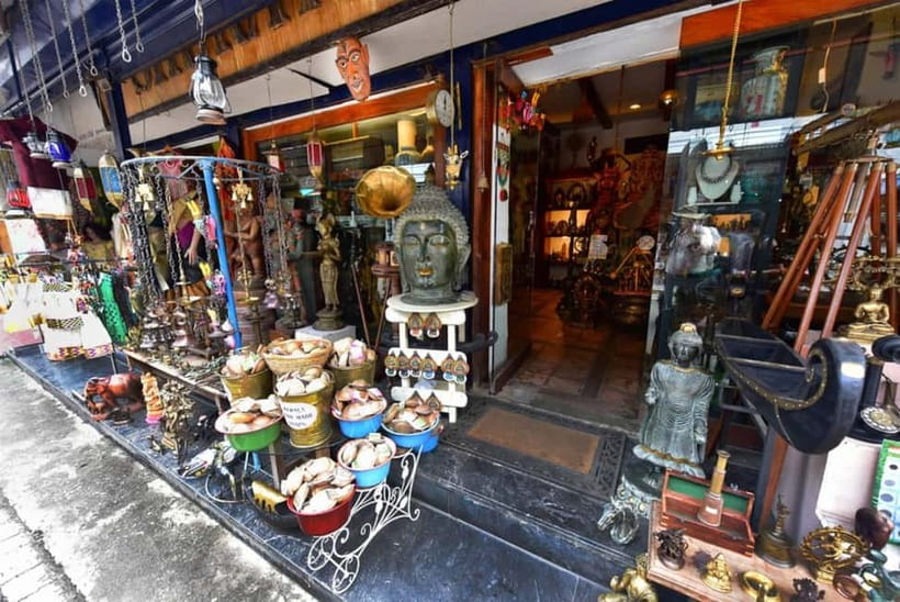 Stories of Jew Town: Guided Heritage Walk in Kochi - Mattancherry Palace (Dutch Palace): Kerala architecture with story in the walls