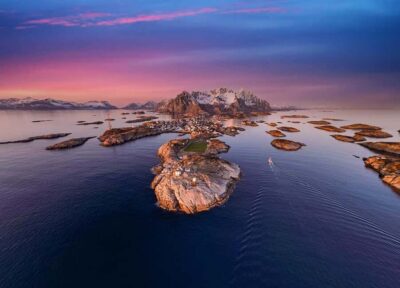 Svolvær and Henningsvær Sightseeing and History Tour - Start at Svinøya Rorbuer: Fishing Life You Can See