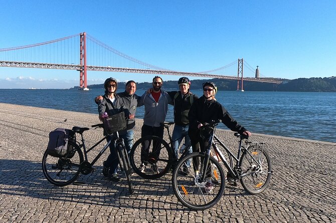 Tagus River Heritage and Traditional Lunch Bicycle Tour - Padrao dos Descobrimentos: When a Monument Talks Politics