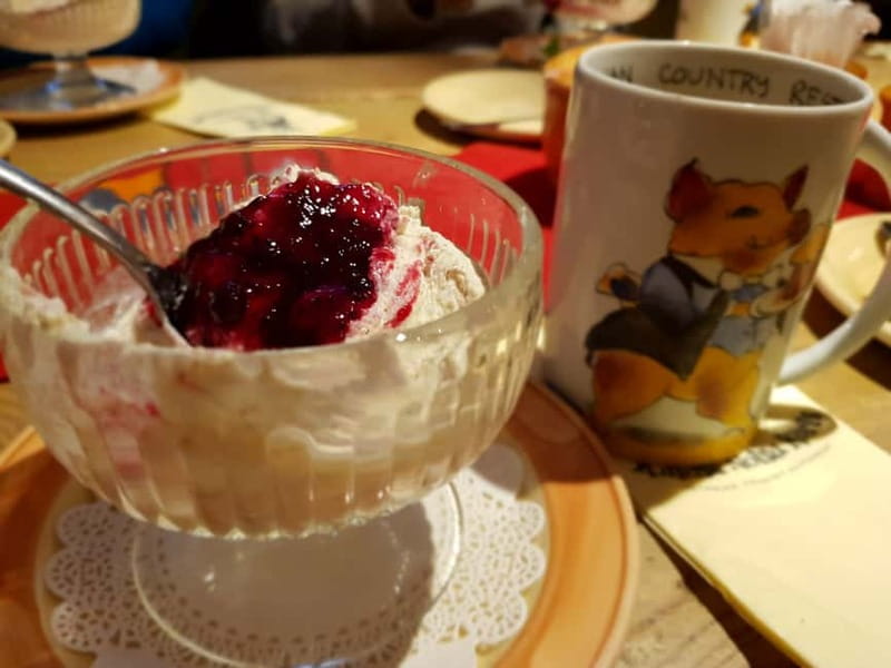 Tallinn: Estonian Food, Drinks and History Tour - Restaurant interiors that feel like history museums