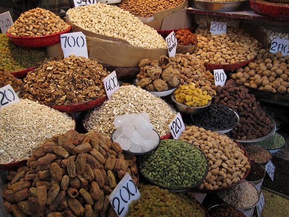 The Great Indian Food Tour: Old Delhi Food and Heritage Walk - Meeting up at Connaught Place and starting without stress