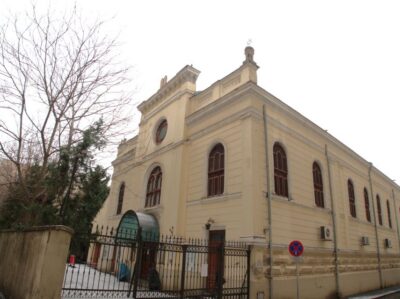 The Jewish heritage of Bucharest - half day walking tour - Meeting at Starbucks and getting your bearings fast