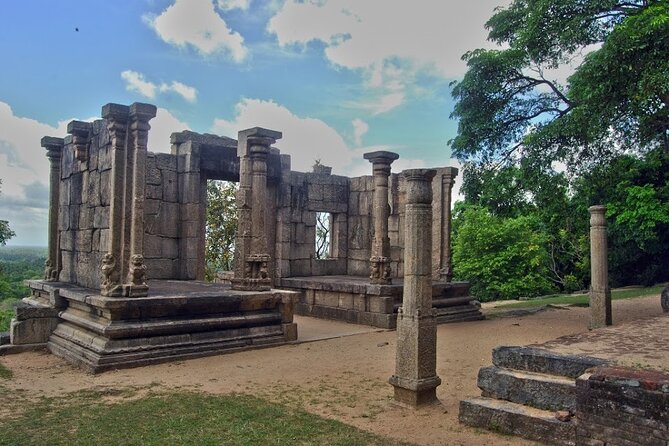 Three Ancient Kingdoms Tour | from Colombo - Dambadeniya: royal palace grounds and the Tooth Relic connection