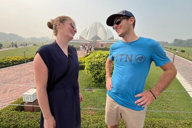 Timeless Treasures: An Old Delhi Heritage Walking Tour - Included food and drinks: how the tour handles refueling