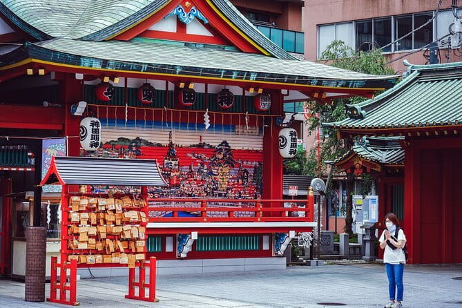 Tokyo: Locals Secret Shrine Tour // Walk with a Guide - A compact shrine tour that teaches you how to behave