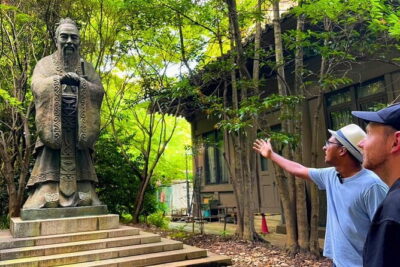 Tokyo: Locals Secret Shrine Tour // Walk with a Guide - Starting at Ochanomizu: where the tour gives you the Tokyo shrine mindset
