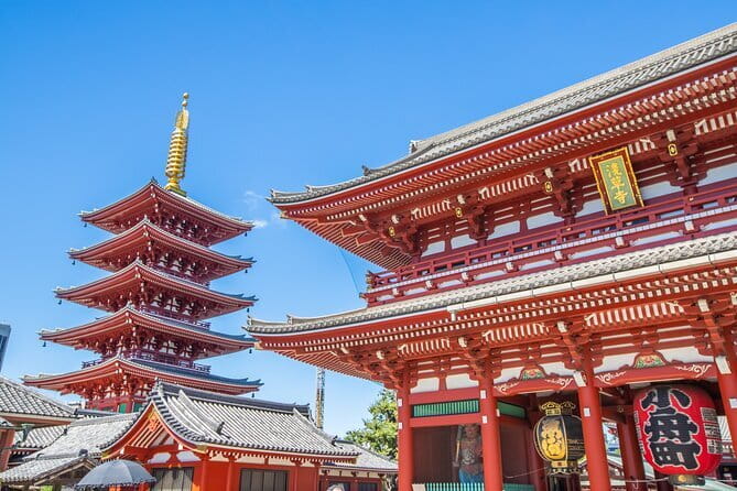 Tokyo: Locals Secret Shrine Tour // Walk with a Guide - Ueno Toshogu Shrine: Edo-period grandeur plus the one ticket caveat