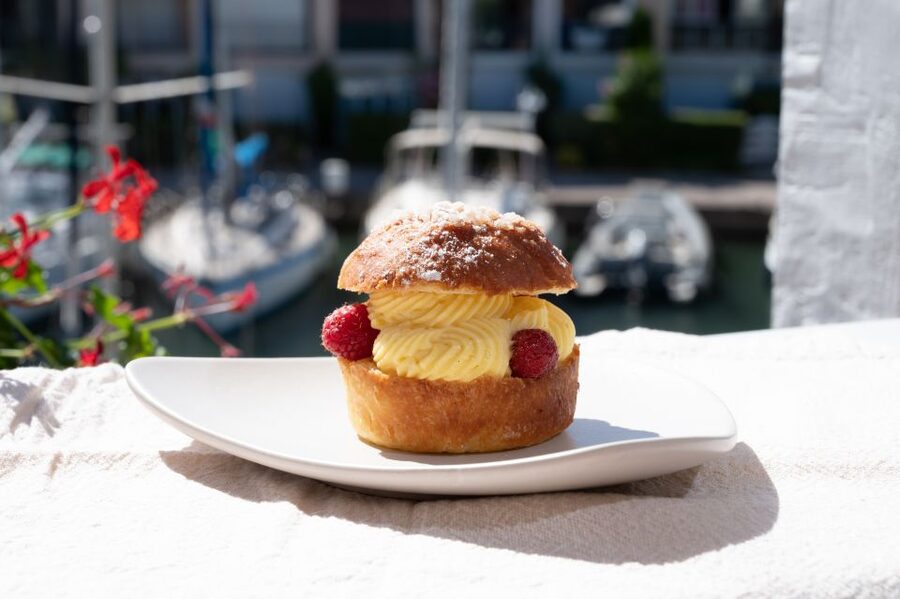 Toulon: Culinary Heritage Guided Walking Food Tour - First Stop at Brasserie La Tortue: where Toulon starts tasting