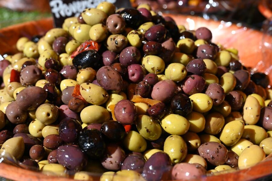 Toulon: Culinary Heritage Guided Walking Food Tour - Pace, crowd size, and hearing the guide without missing the point