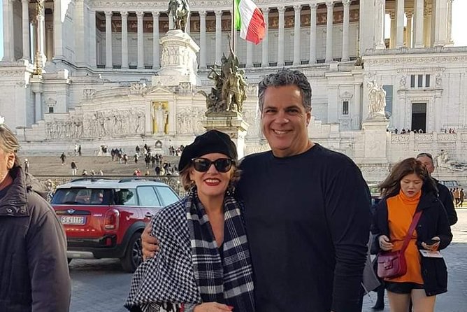 Tour of the main attractions of ancient and modern Rome. - Snacks, Soda, and Air-Conditioned Comfort