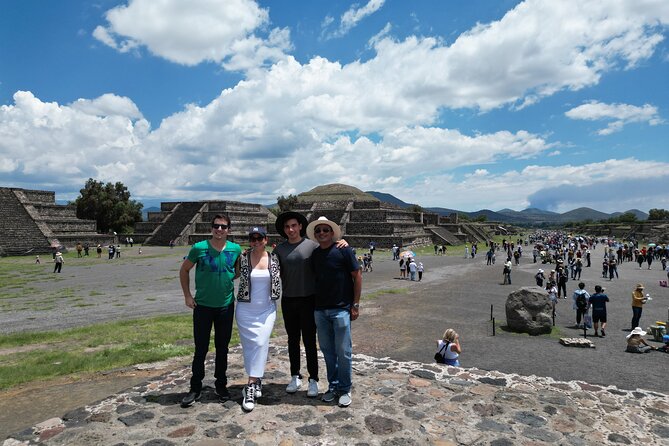 Tour to Teotihuacan with visit to ancient caves and CDMX transportation - Restaurante Huehueteotl meal break: timing and what you should plan for
