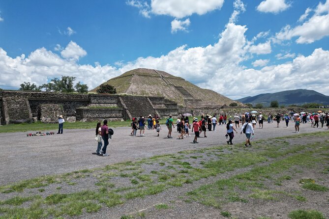 Tour to Teotihuacan with visit to ancient caves and CDMX transportation - Price and value at $69.24: what you really get