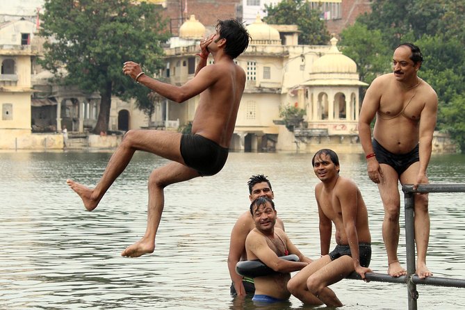 TRAVEL WITH CHINMAY -Heritage Walk - With Local B. Fast - Key highlights at a glance