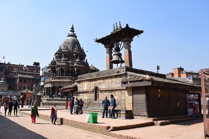 UNESCO Five World Heritage Tour in Kathmandu - Swayambhunath and Amideva Buddha Park: the sacred “overlap” moment