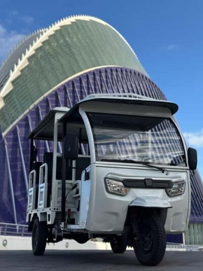Valencia: 1-hour Historical Tour in a Tuk Tuk - Price and time: is one hour enough value?