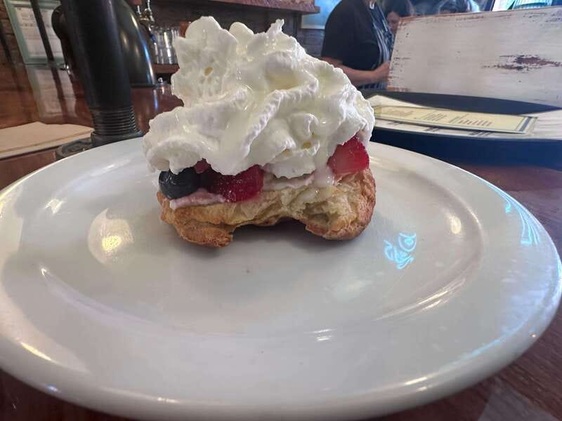 Victoria: 2-Hour Food and History Tour with Tastings - The 2-hour format: walking distance, pace, and rain plans