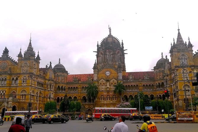 Victorian Gothic Heritage Quarter and Art Deco Walking Tour - Kala Ghoda and the Black Horse statue: culture between the buildings