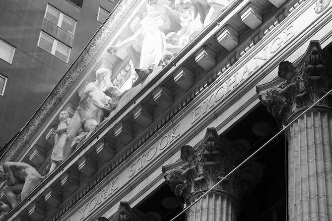 Wall Street Inside with a Trader Walking History Tour - Group size, language, and pacing (so you know what to expect)