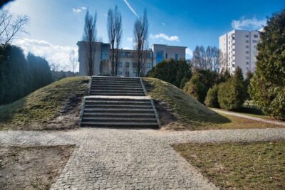 Warsaw: Jewish Heritage & Holocaust Walking Tour - Medieval Warsaw, Jewish quarter life, and early expulsions
