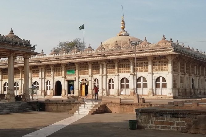 World heritage Ahmedabad city tour in private car with guide and lunch - Siddi Saiyyed Mosque and the Tree of Life latticework