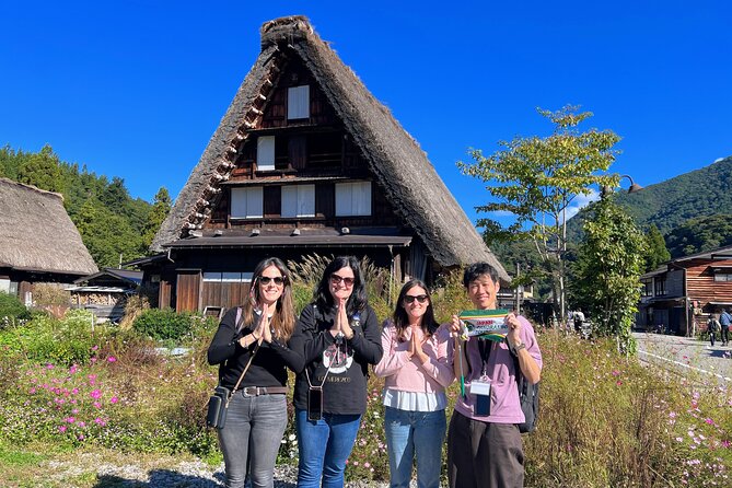 World Heritage Shirakawa-go Perfect Guided Tour from Kanazawa - Kenrokuen Garden finish: turn the tour into a smooth Kanazawa day
