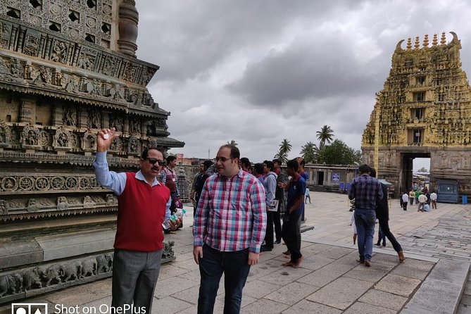 World heritage site of Belur & Halebid with temple sculptures - Getting picked up in Bangalore and keeping the day comfortable
