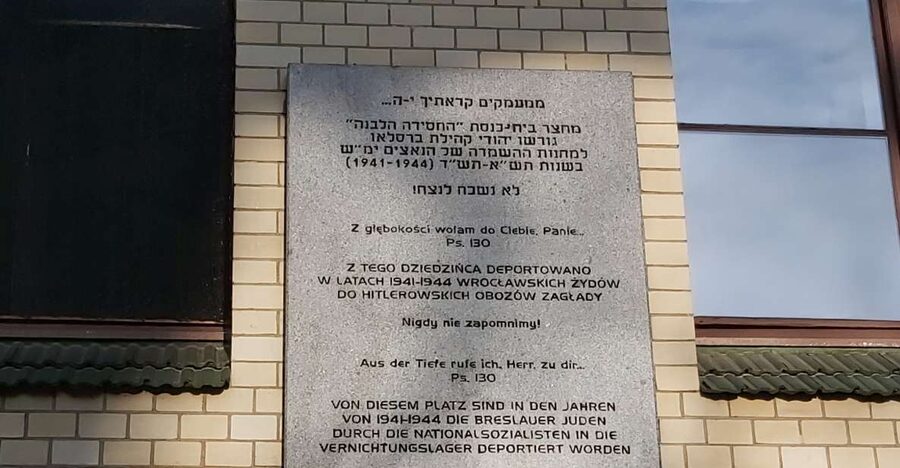 Wroclaw: Third Reich and World War Two Historical Tour - Start at Hotel Monopol and Get Your Bearings