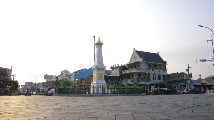 Yogyakarta : Colonial Heritage Guide Walking Tour - Guides, Pace, and Real Value for $18